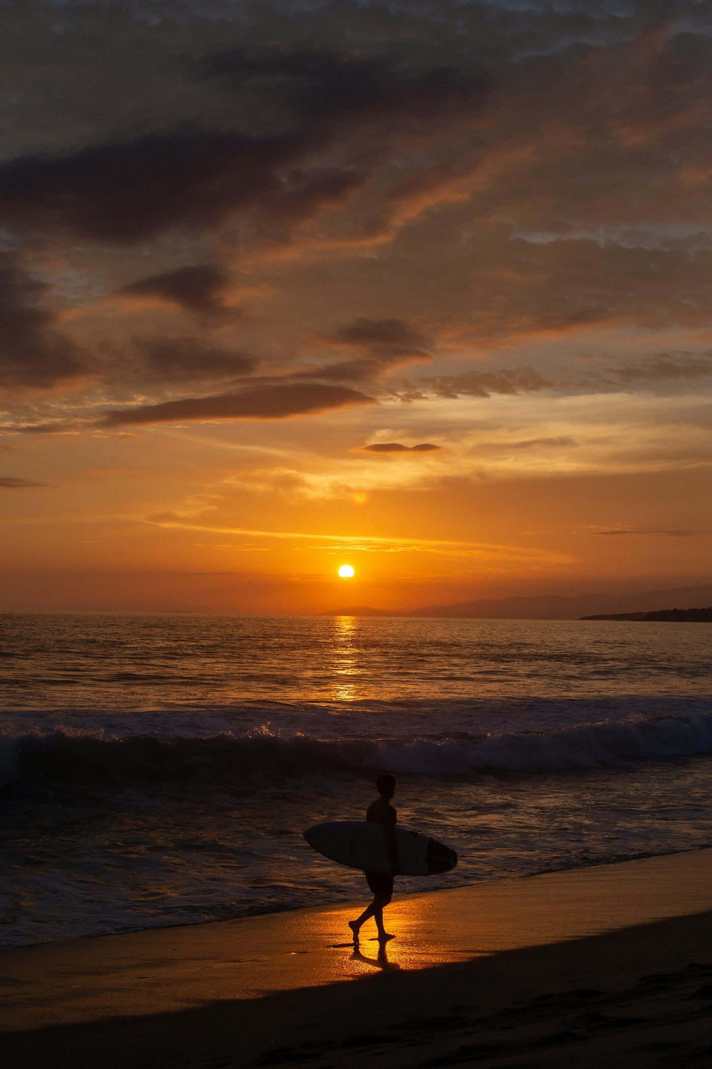 Surf al atardecer en Puerto Escondido